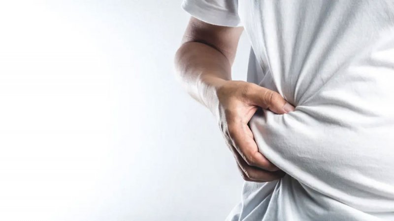 10 مشروبات صحية تقلل دهون البطن.. إليك السر