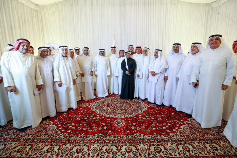 وزير التربية يكرّم المعلمين القدامى من الدير وسماهيج