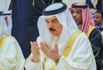 جلالة الملك المعظم يؤدي صلاة عيد الفطر المبارك