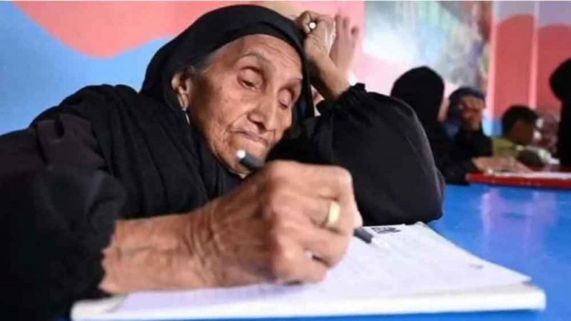 محت أميتها بعمر الـ87.. وفاة المسنة المصرية زبيدة