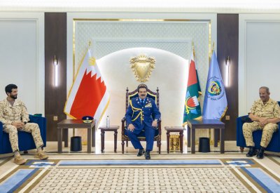 رجال سلاح الجو شجعان ومتكاتفون مع أشقائهم بقوة الدفاع