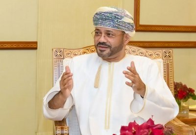 عُمان تطلق وساطة بين أمريكا وإيران والبوسعيدي يصف الأجواء بـ"الإيجابية"