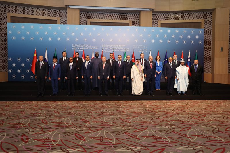 وزير الخارجية يشارك في الاجتماع الوزاري لتنفيذ حل الدولتين والسلام الدائم في الشرق الأوسط