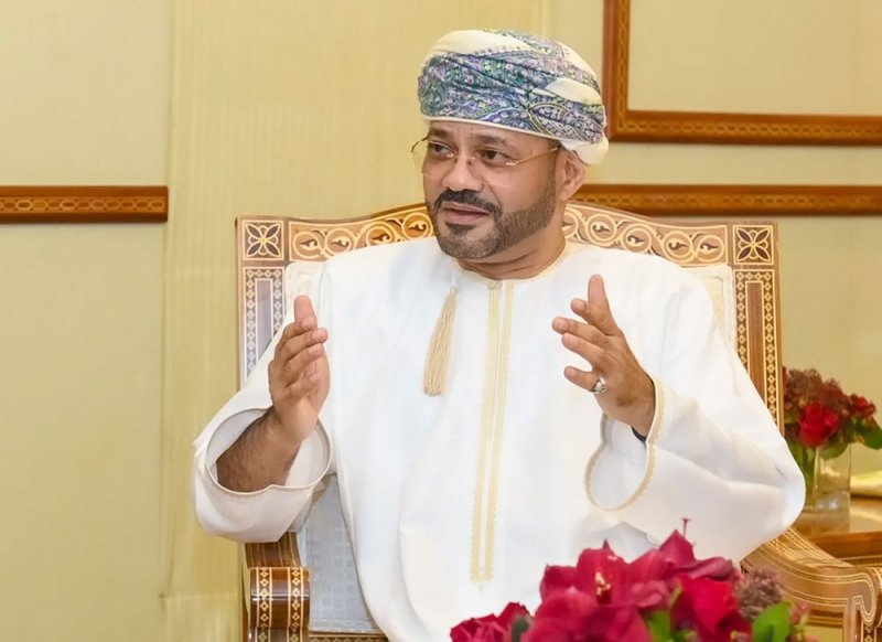 عُمان تطلق وساطة بين أمريكا وإيران والبوسعيدي يصف الأجواء بـ"الإيجابية"