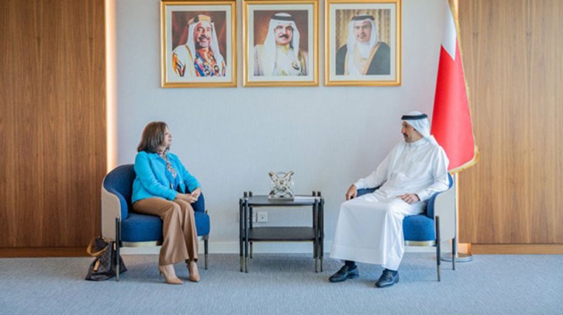 وزير المواصلات يستقبل القائم بأعمال سفارة الجمهورية اللبنانية لدى البحرين
