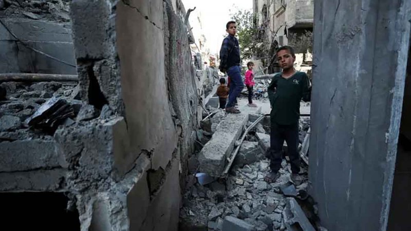 قصف اسرائيلي على مبان سكنية وخياما تُأوي نازحين في غزة