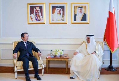 وزير الخارجية يجتمع مع مساعد وزير الخارجية مدير عام إدارة الشرق الأوسط والشؤون الأفريقية بوزارة خارجية اليابان