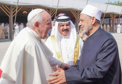 البابا فرنسيس.. إنجازات استثنائية لرجل "الأخوة الإنسانية"