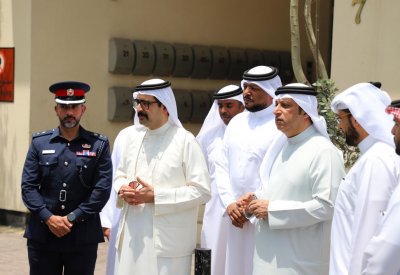 سمو محافظ الجنوبية يتفقد موقع حريق "مبنى الحجيات" ويشيد باستجابة "الدفاع المدني"