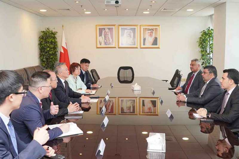 وزير "الكهرباء" يبحث مع "CMEC" الصينية فرص التعاون في مشاريع الطاقة والتنمية