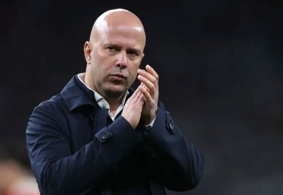 قبل موقعة حسم لقب الدوري الإنجليزي.. "تصريحات نارية" من سلوت