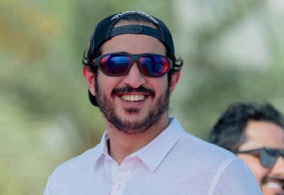 سمو الشيخ خالد بن حمد يشهد ختام تحدي السباحة حول جزيرة البحرين