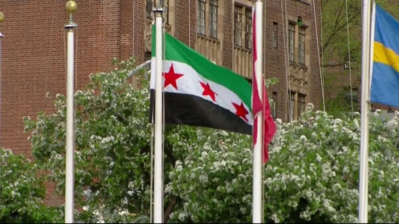لأول مرة.. علم سوريا الجديد يرفع في مقر الأمم المتحدة