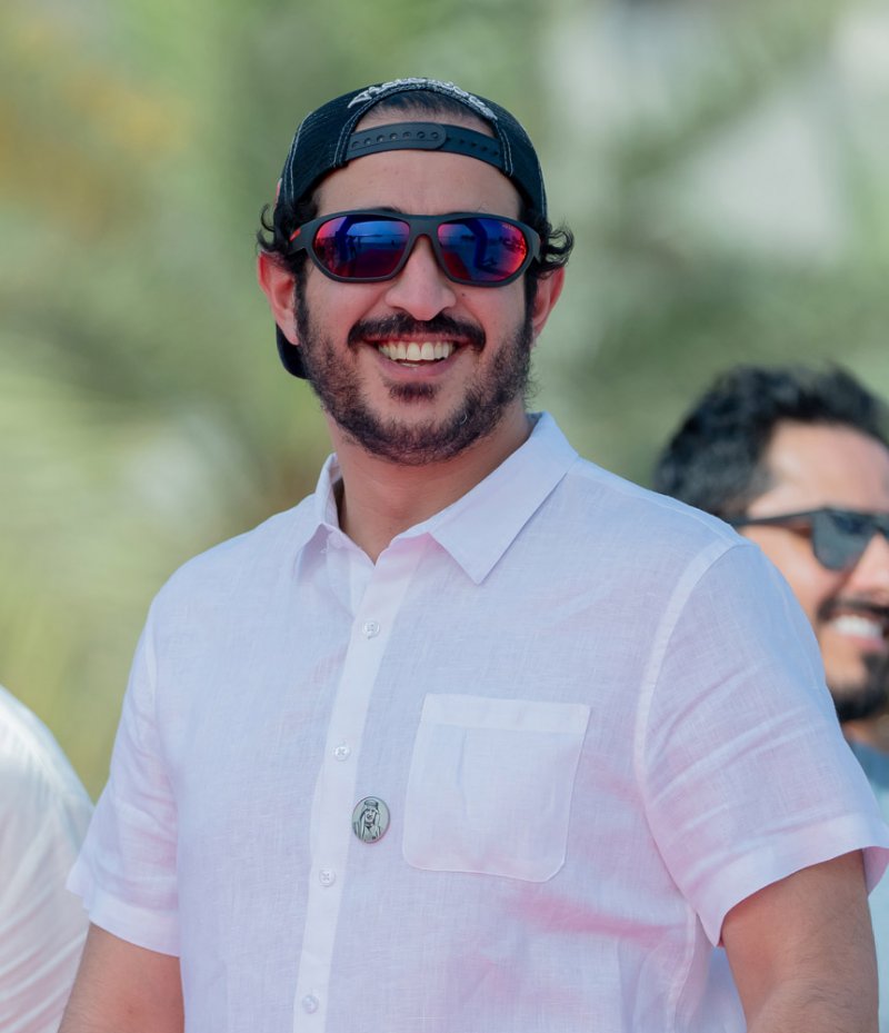 سمو الشيخ خالد بن حمد يشهد ختام تحدي السباحة حول جزيرة البحرين