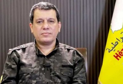 قائد قسد: لا نريد تقسيم سوريا بل وحدتها