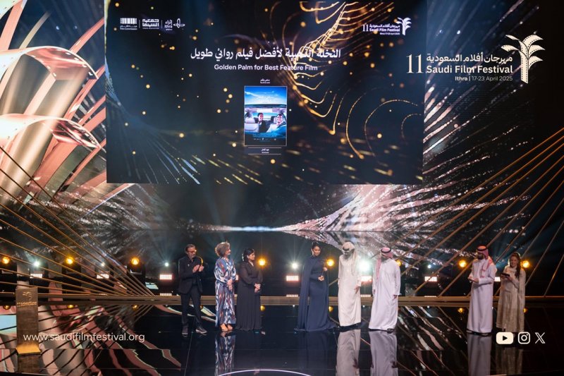 سلمى وقمر يفوز بجائزة النخلة الذهبية