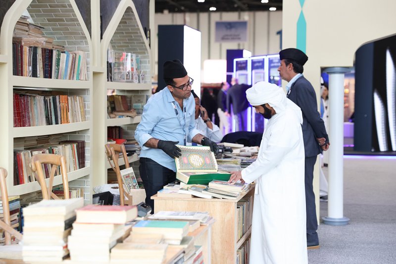"شارع المتنبي" في معرض أبوظبي للكتاب 2025