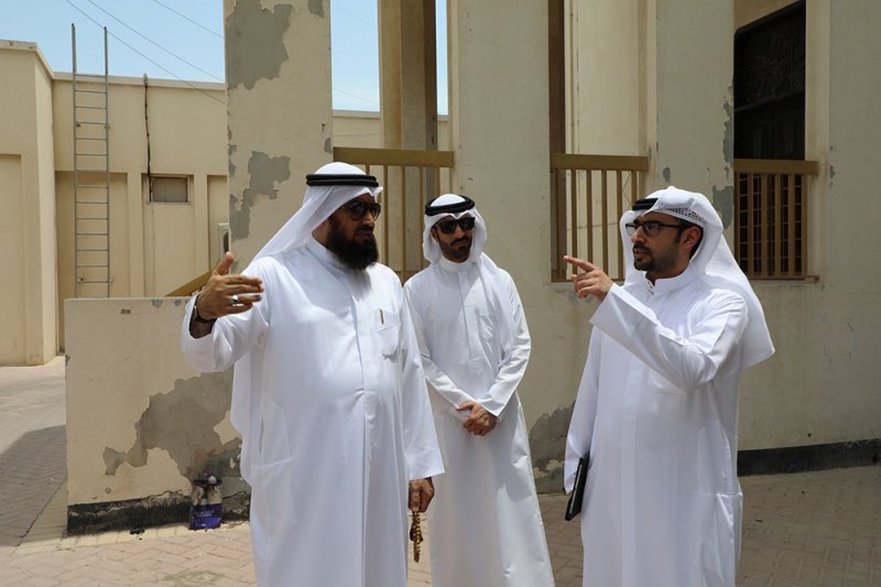 رئيس مجلس الأوقاف السنية يتفقد جامع عبدالله بن درويش فخرو تمهيدا للبدء في صيانته