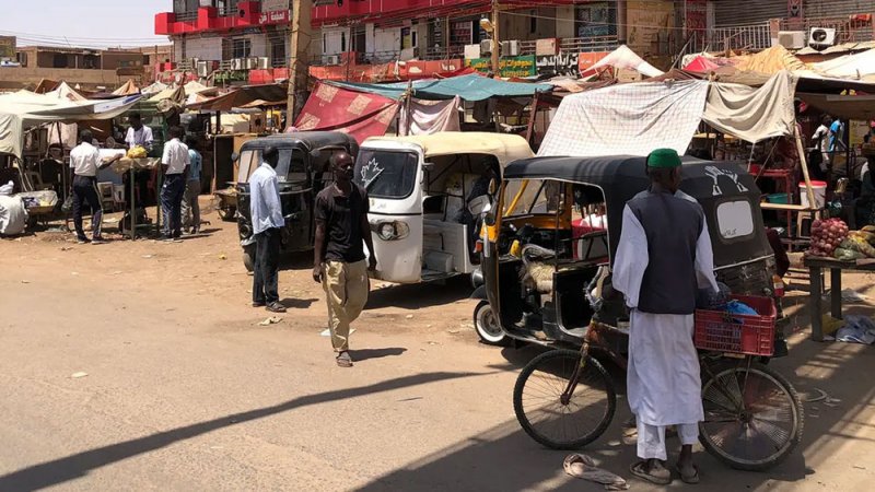 بعد سيطرة الجيش.. الحركة تعود تدريجياً في الخرطوم وسط هدوء حذر