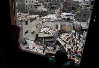وسط تحذيرات من انهيار القطاع الصحي.. عشرات القتلى في غارات إسرائيلية على غزة