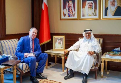 وزير الخارجية يستقبل سفير الجمهورية الإيطالية لدى مملكة البحرين