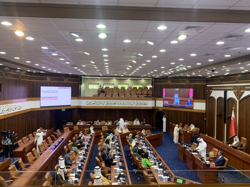 الشورى يؤجل إقرار قانون يمنح الأولوية لتوظيف البحرينيين بالمدارس والمعاهد الخاصة