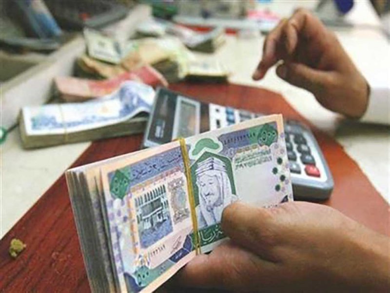 السعودية تزيد الإنفاق 5% بالربع الأول.. والإيرادات النفطية تنخفض 18%