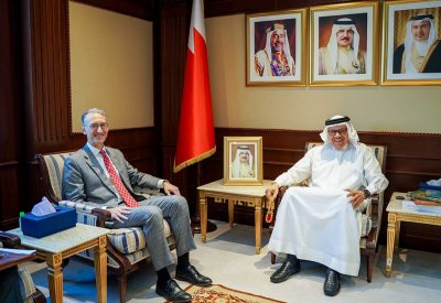 وزير الخارجية يستقبل سفير الولايات المتحدة الأميركية لدى مملكة البحرين