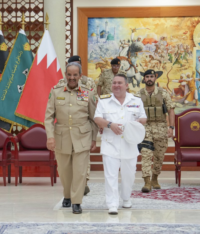 القائد العام يستقبل كبير مستشاري الدفاع البريطاني