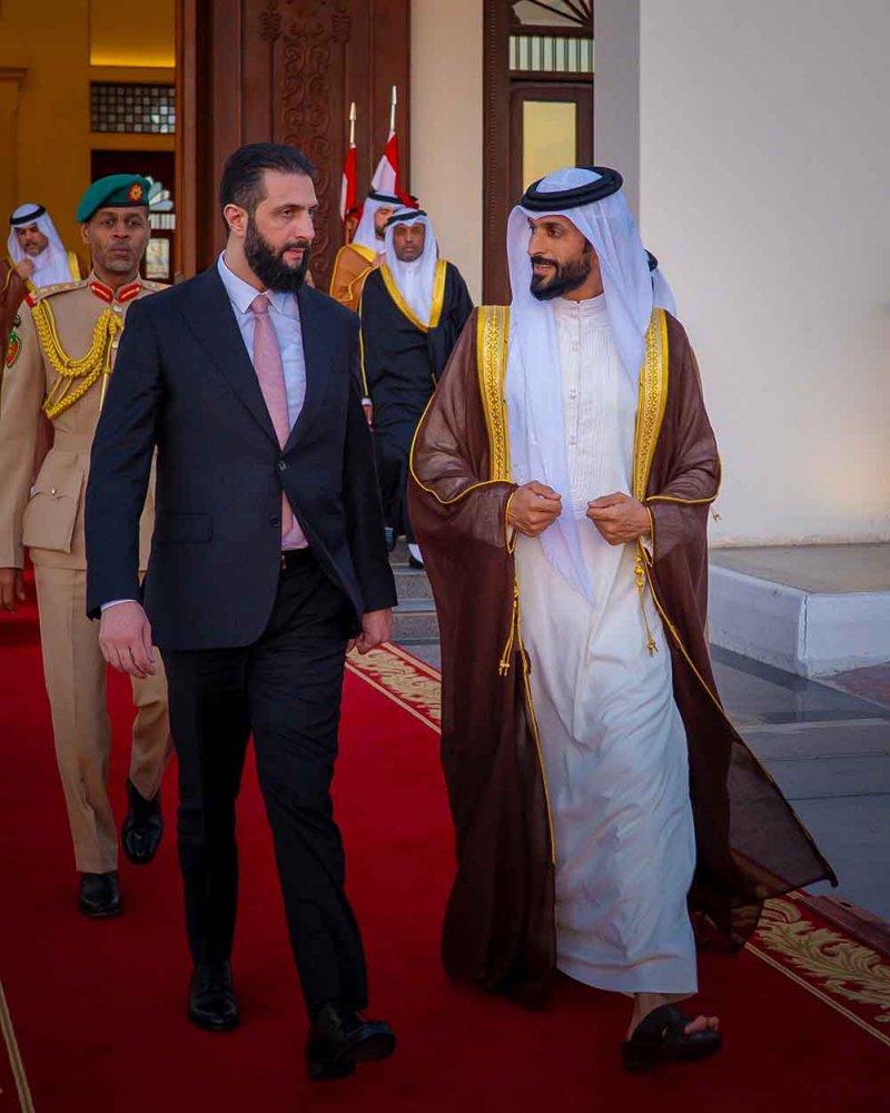 سمو الشيخ ناصر بن حمد ممثل جلالة الملك للأعمال الإنسانية وشؤون الشباب في مقدمة مودعي الرئيس السوري