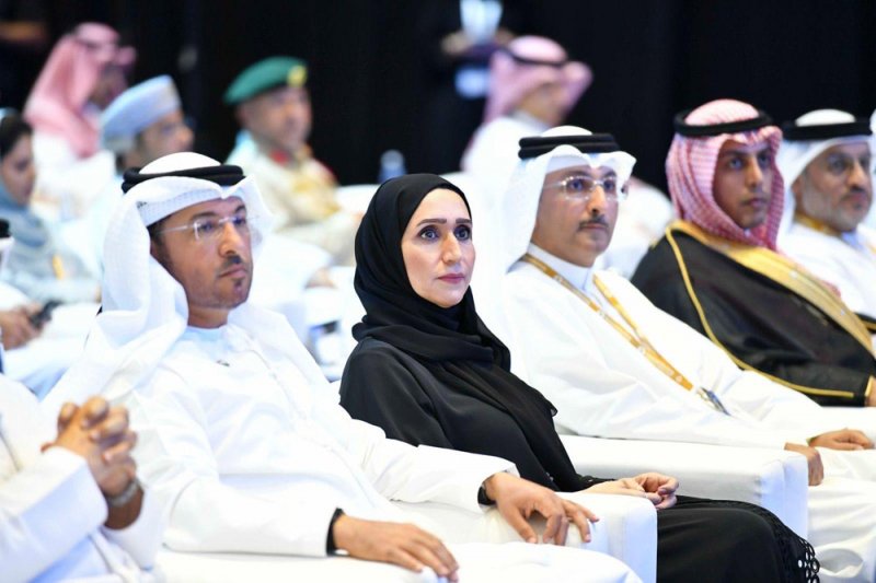 وكيل "شؤون الموانئ" يشارك في أسبوع الإمارات البحري لتعزيز التعاون وفرص النقل البحري