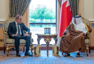 سمو ولي العهد رئيس مجلس الوزراء يتسلم رسالة خطية موجهة إلى جلالة الملك المعظم من فخامة رئيس جمهورية أذربيجان