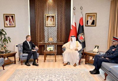 وزير الداخلية يستقبل رئيس هيئة أركان الدفاع للقوات المسلحة البريطانية السابق