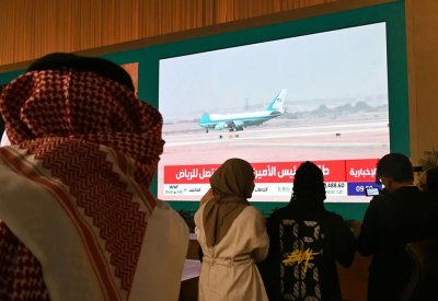 وصفها بالتاريخية.. ترامب يصل الرياض بأول زيارة خارجية