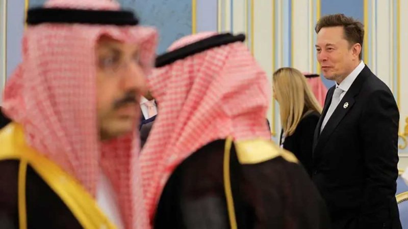 ماسك يجري حديثاً مع الأمير محمد بن سلمان وترامب بقصر اليمامة