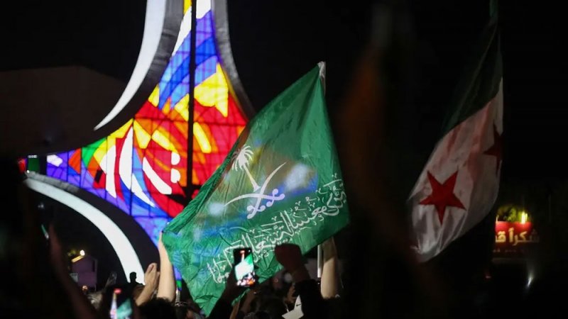 سوريا تحتفل برفع العقوبات.. عبر تحية خاصة لولي العهد السعودي