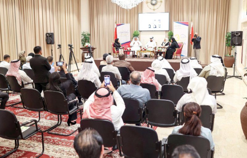 الحمر: أشجع على استخدام الذكاء الاصطناعي