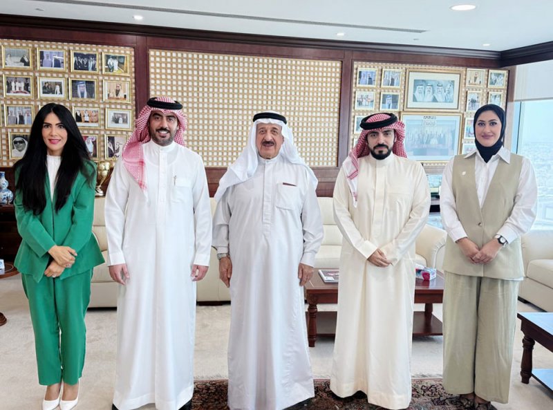 الوجيه فوزي كانو يستقبل رئيس وأعضاء جمعية البحرين لإدارة الموارد البشرية