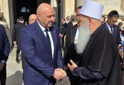 صورة لعون يصافح طريف تثير جدلاً.. والرئاسة اللبنانية توضح