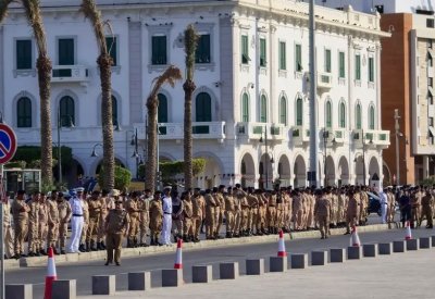 دعوات تشكيل حكومة جديدة في ليبيا تتصاعد.. ووزراء يستقيلون