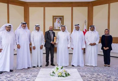 وزير الإعلام يستقبل مجلس إدارة اتحاد جمعيات المسرحيين في مملكة البحرين