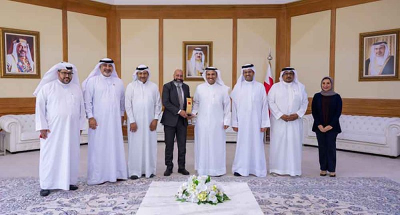 وزير الإعلام يستقبل مجلس إدارة اتحاد جمعيات المسرحيين في مملكة البحرين