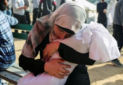 رئيس "الديمقراطيين الإسرائيلي": إسرائيل تقتل الأطفال كهواية