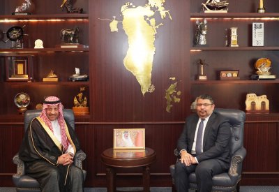 وزير "الكهرباء" يستقبل سفير السعودية لدى البحرين