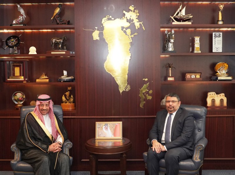 وزير "الكهرباء" يستقبل سفير السعودية لدى البحرين