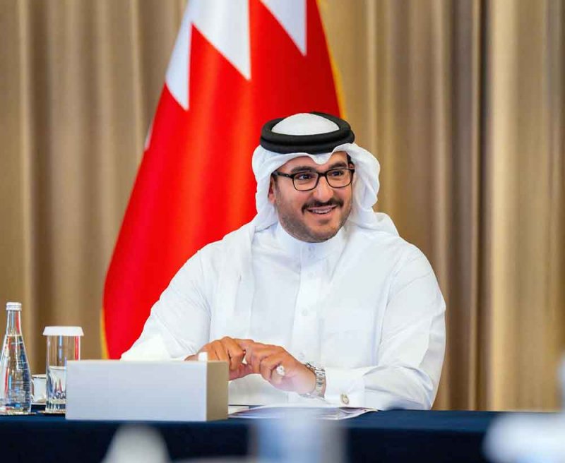 سمو الشيخ عيسى بن سلمان يوجّه بزيادة عدد مقاعد بعثات وقف عيسى بن سلمان التعليمي الخيري للعام الأكاديمي 2025–2026