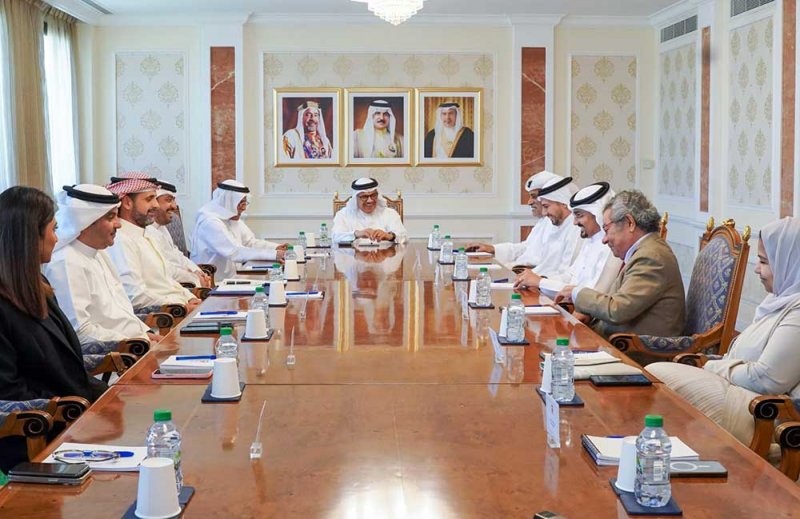 في لقائه مع رؤساء تحرير الصحف المحلية.. وزير الخارجية: رئاسة البحرين للقمة العربية الثالثة والثلاثين بناءة ومتميزة