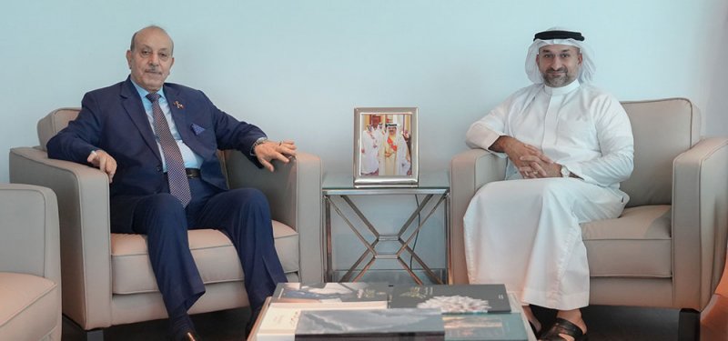 وزير “الصناعة” يشيد بإسهامات السفير الفلسطيني في تنمية العلاقات الثنائية