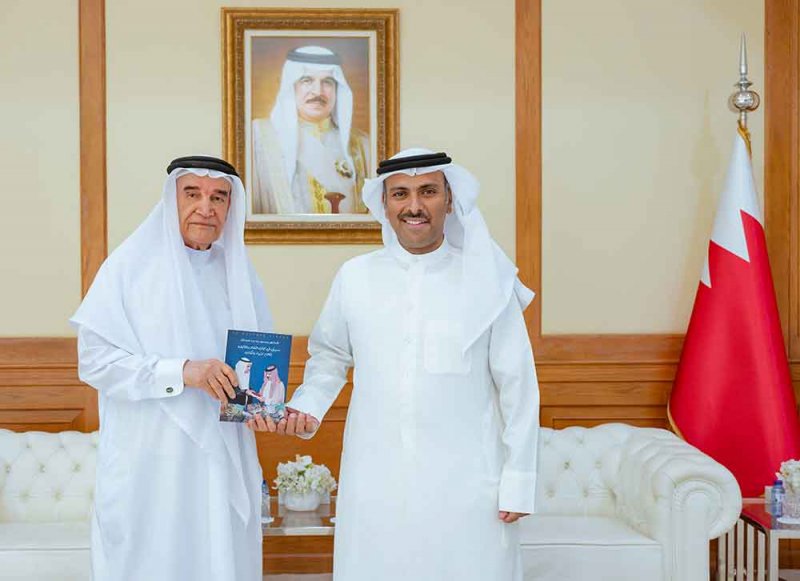 إصدارات سرحان توثق مراحل مهمة من مسيرة البحرين