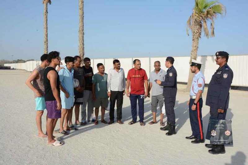 خفر السواحل تنظم حملة توعوية على شاطىء بلاج الجزائر